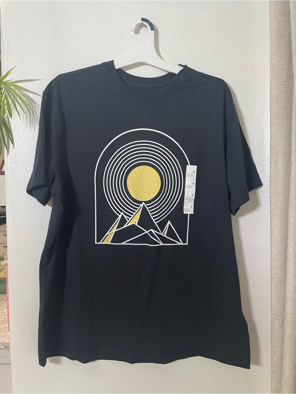 Goodfellow & Co Mountain Sunrise 
 Graphic Tee XL NWT
